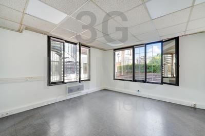 Local commercial - 303 m² - 10 pièces