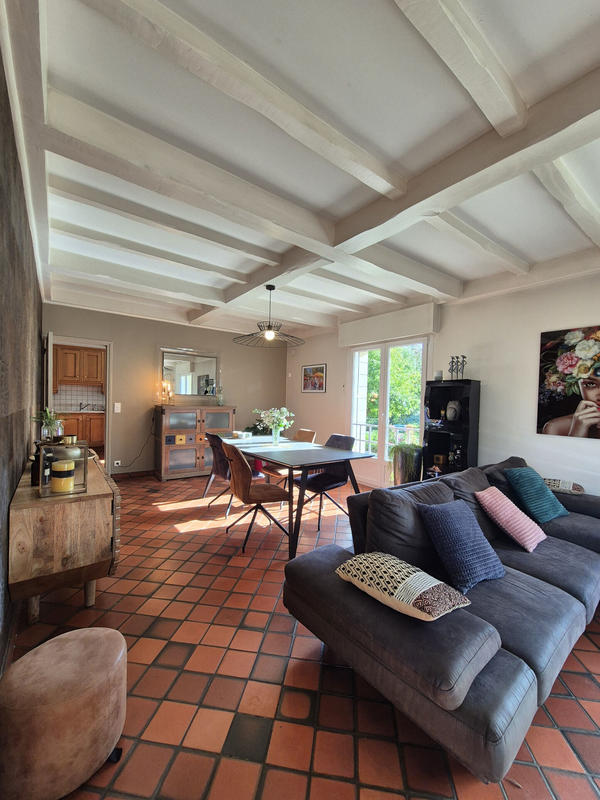 Maison - 180 m² - 8 pièces