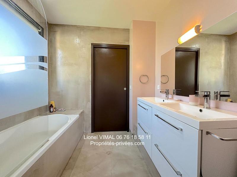 Maison - 310 m² - 6 pièces