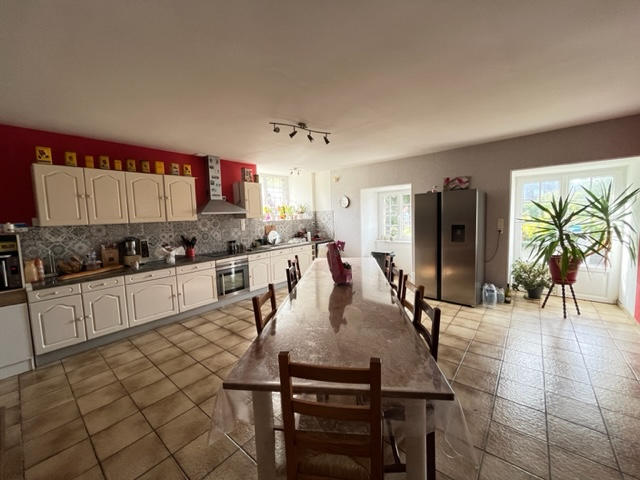 Maison - 190 m² - 7 pièces