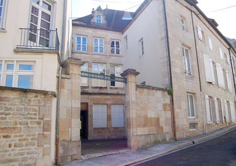 Appartement - 84 m² - 2 pièces