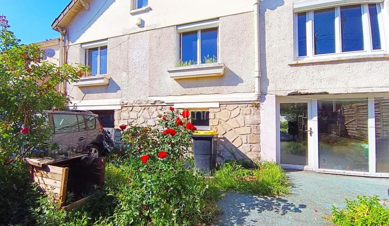 Maison - 159 m² - 8 pièces