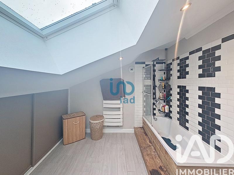 Maison - 243 m² - 7 pièces