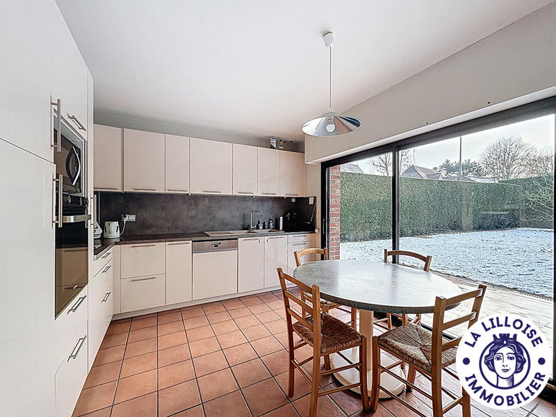 Maison - 181 m² - 6 pièces