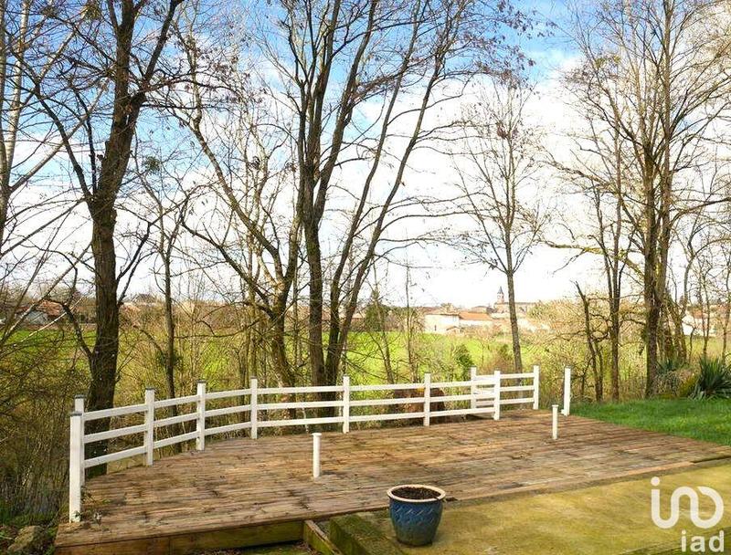 Maison - 220 m² - 6 pièces