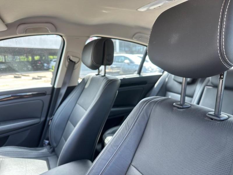 Renault Laguna III (2) 2.0 Dci 175 Initiale Bva6