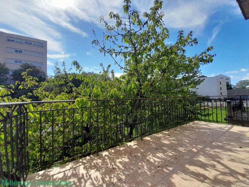 Appartement - 80 m² - 3 pièces