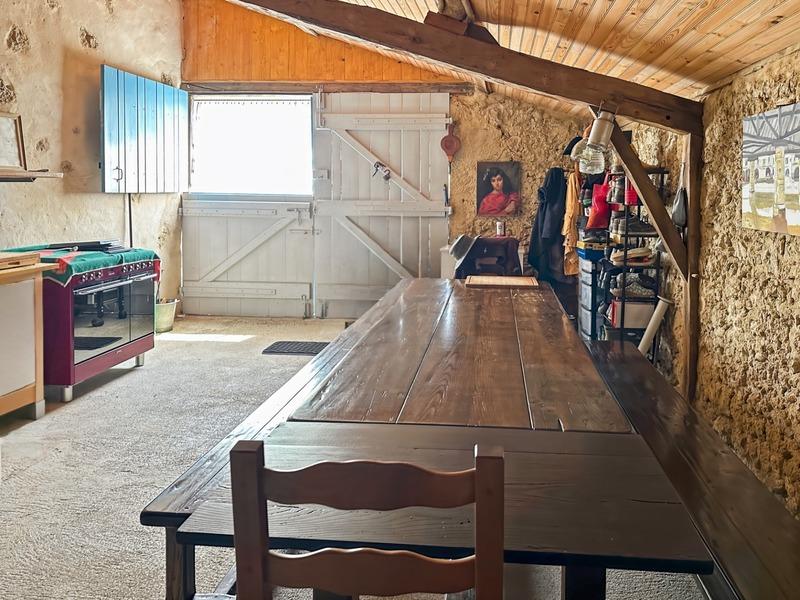 Maison en pierre - 89 m² - 4 pièces