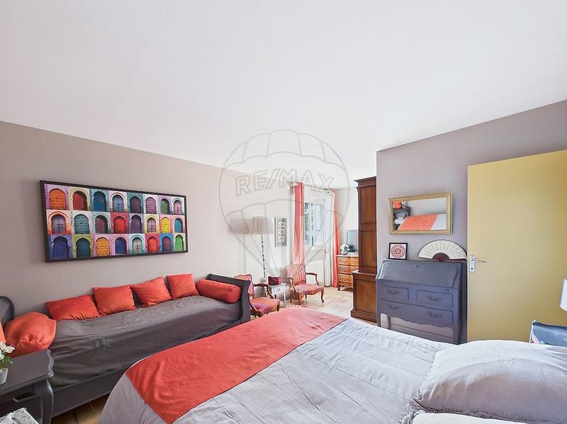 Villa - 210 m² - 6 pièces