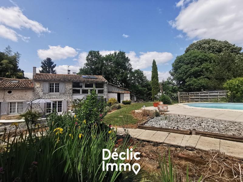 Maison - 207 m² - 8 pièces