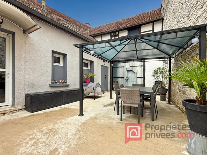 Maison - 175 m² - 9 pièces