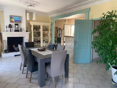 Maison - 266 m² - 8 pièces