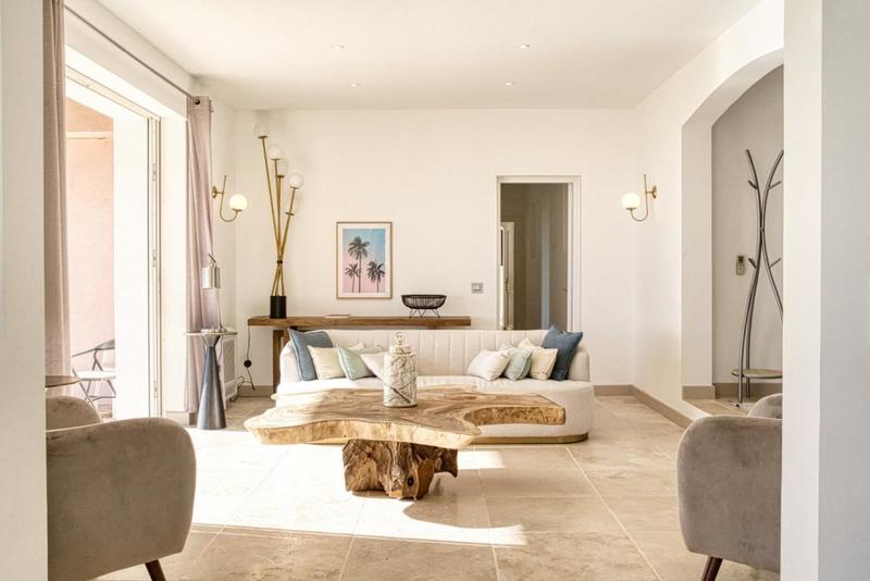 Villa - 303 m² - 6 pièces