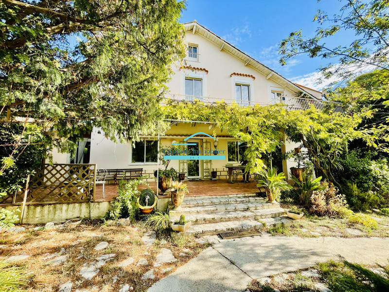 Propriété - 231 m² - 7 pièces