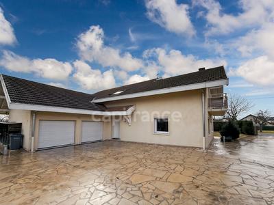 Maison - 179 m² - 8 pièces