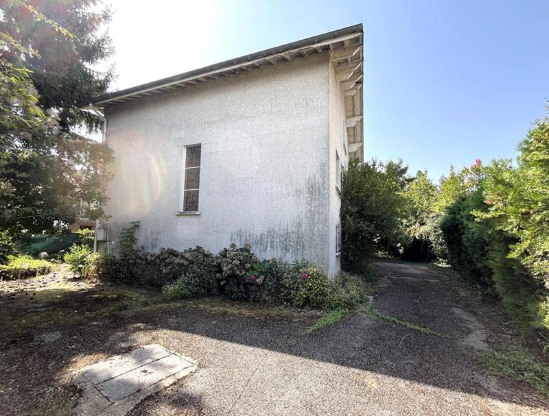 Maison - 250 m² - 8 pièces