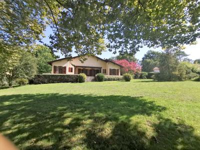 Maison - 263 m² - 7 pièces