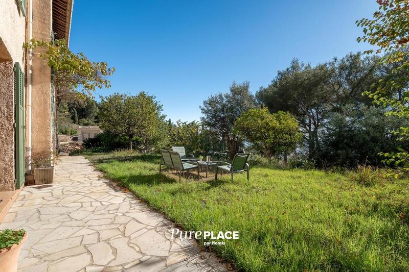Villa - 236 m² - 6 pièces