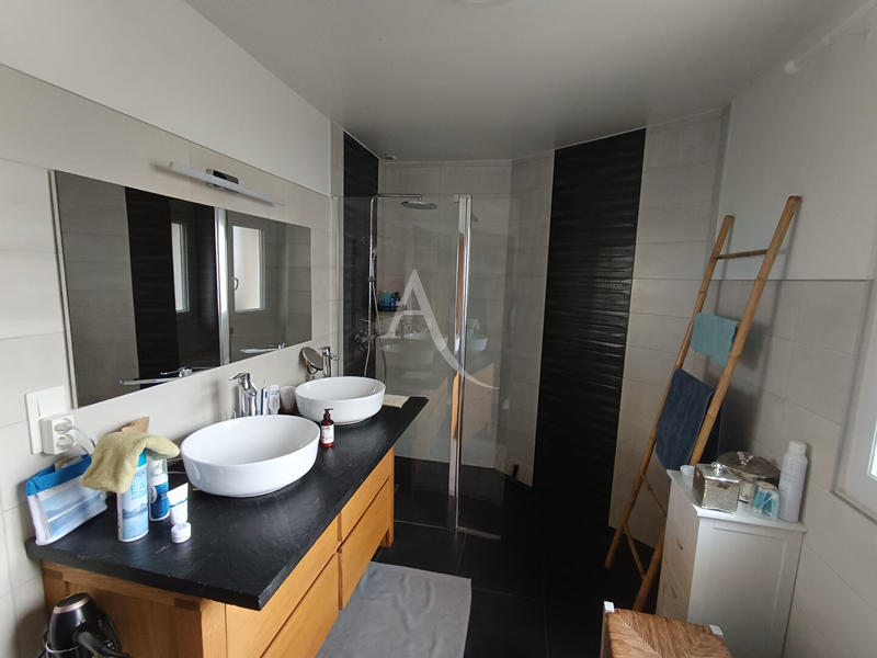 Maison - 173 m² - 7 pièces