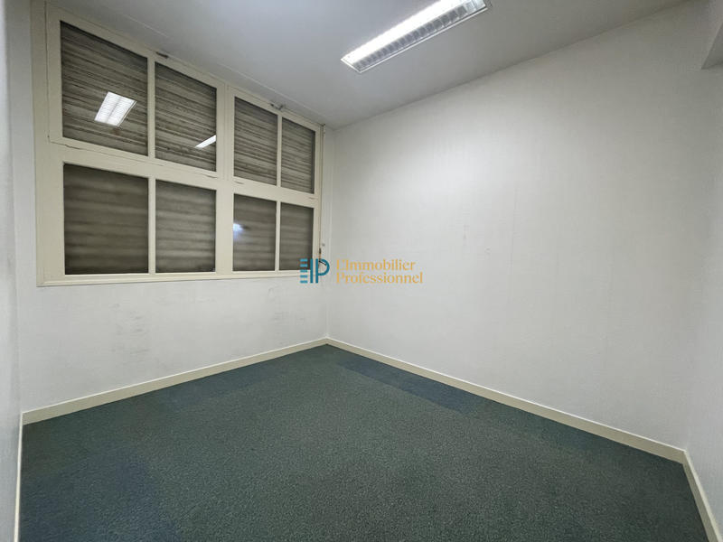 Local commercial - 102 m² - 6 pièces