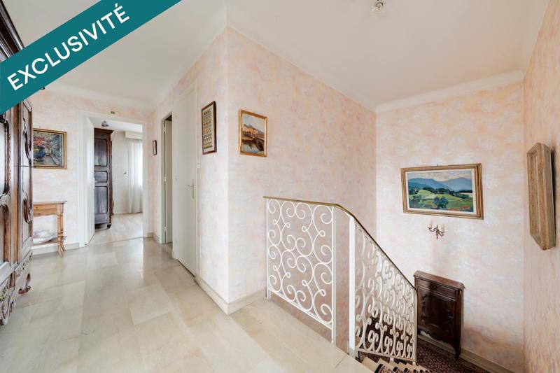 Maison - 195 m² - 8 pièces