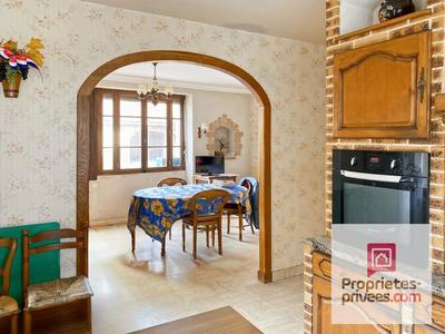 Maison - 207 m² - 16 pièces