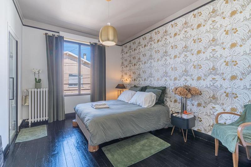 Maison - 271 m² - 8 pièces