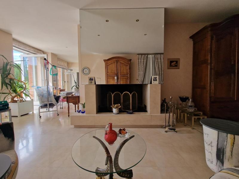 Maison - 380 m² - 9 pièces