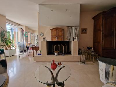 Maison - 380 m² - 9 pièces