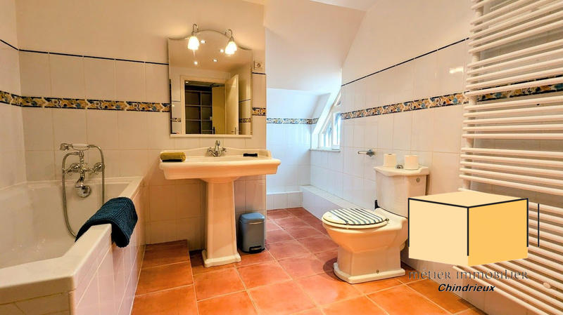 Villa - 304 m² - 10 pièces