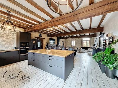 Maison - 271 m² - 9 pièces