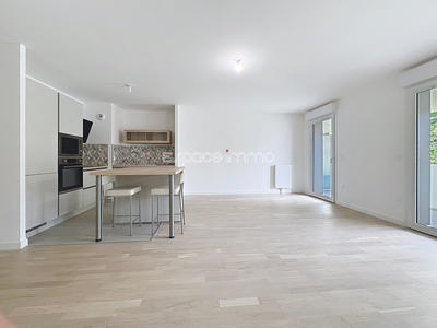 Appartement - 81 m² - 4 pièces