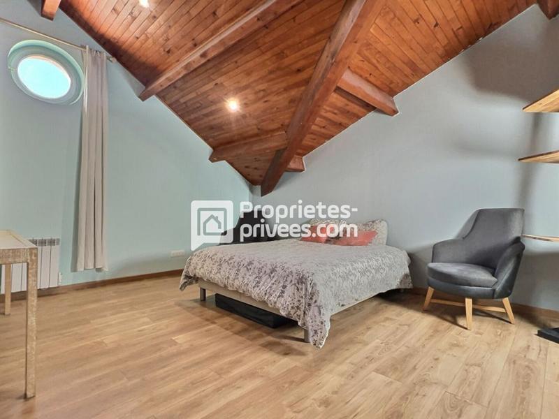 Maison - 308 m² - 9 pièces