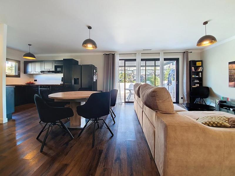 Maison - 101 m² - 5 pièces