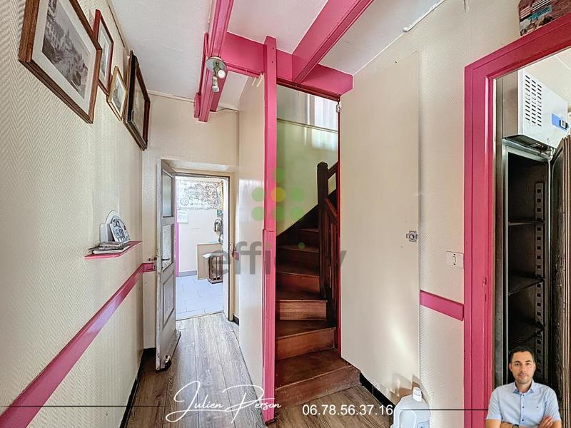 Maison - 211 m² - 9 pièces