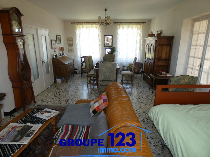 Maison - 268 m² - 8 pièces