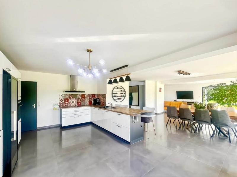 Maison - 150 m² - 7 pièces