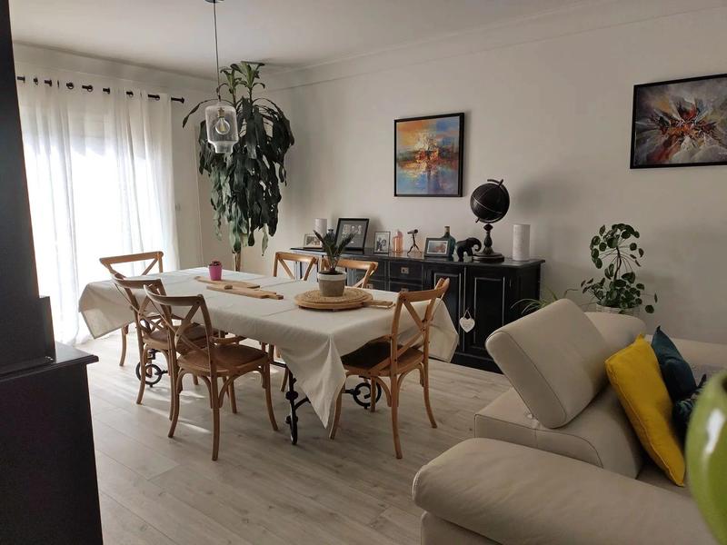 Maison - 235 m² - 8 pièces