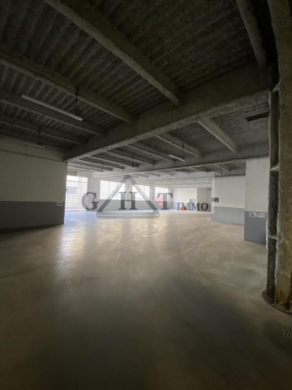 Entrepôt - 450 m²