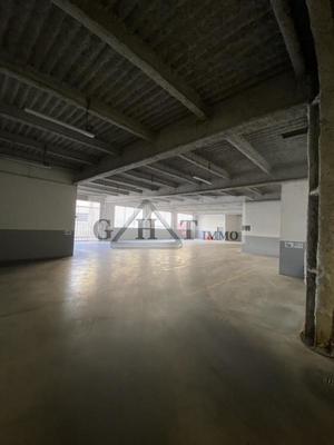 Entrepôt - 450 m²