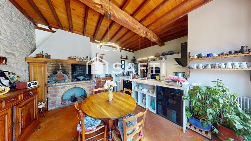 Maison - 218 m² - 6 pièces