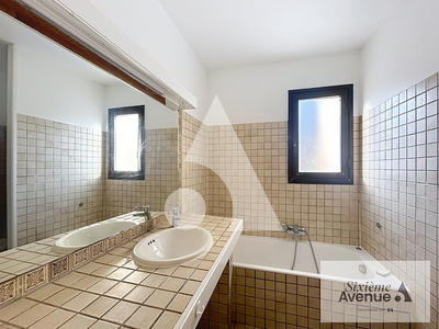 Appartement - 85 m² - 4 pièces