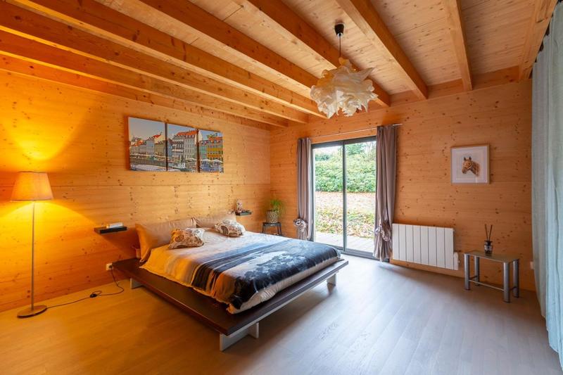 Maison - 210 m² - 6 pièces