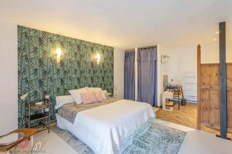 Maison de maîtres - 452 m² - 11 pièces