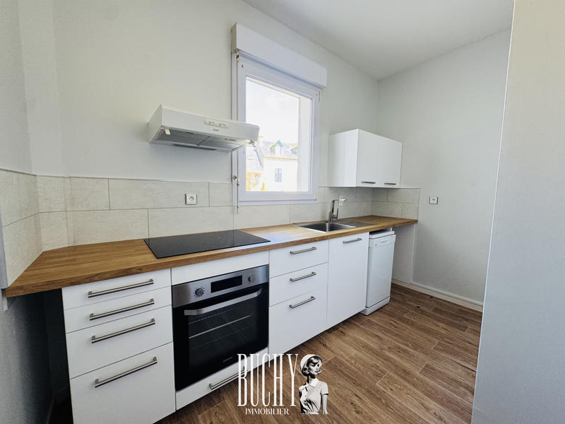 Maison - 220 m² - 12 pièces