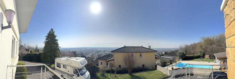 Maison - 141 m² - 9 pièces