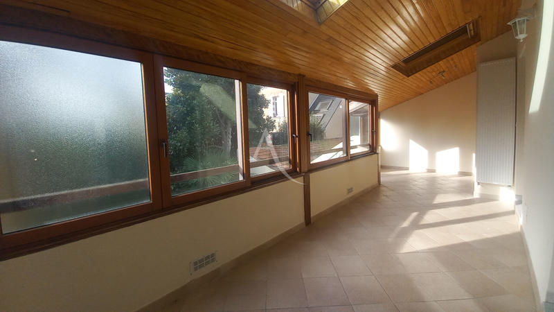 Maison - 195 m² - 10 pièces