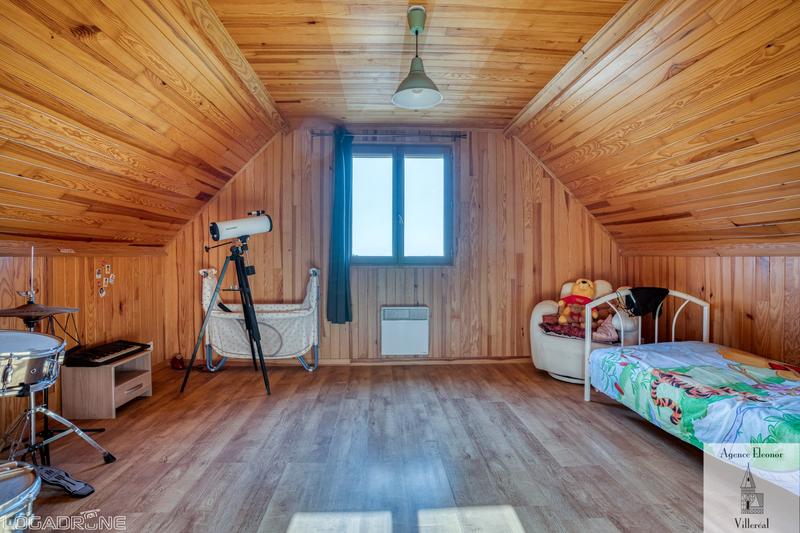 Maison traditionnelle - 165 m² - 7 pièces