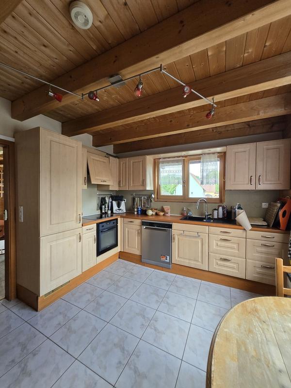 Maison - 240 m² - 9 pièces