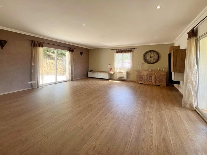 Villa - 207 m² - 8 pièces